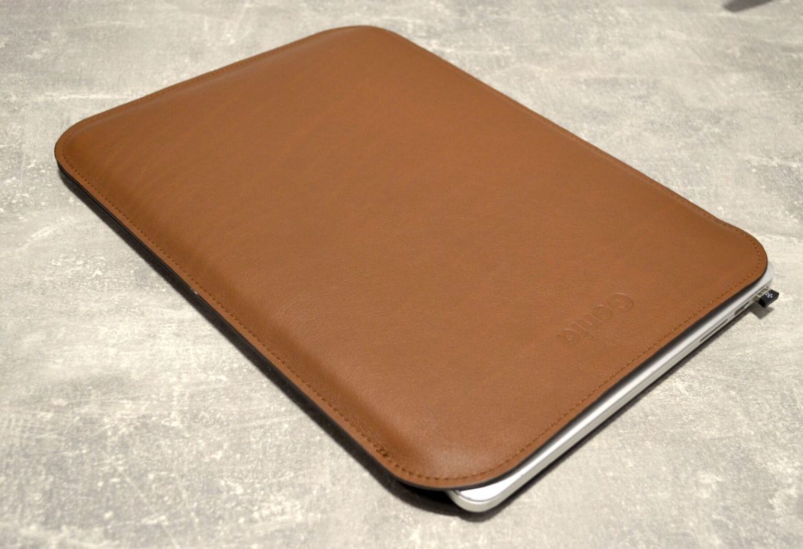 husa laptop 14 inch piele naturala maro cognac4
